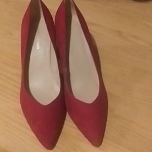 Slightly worn Marc fisher heels very cute